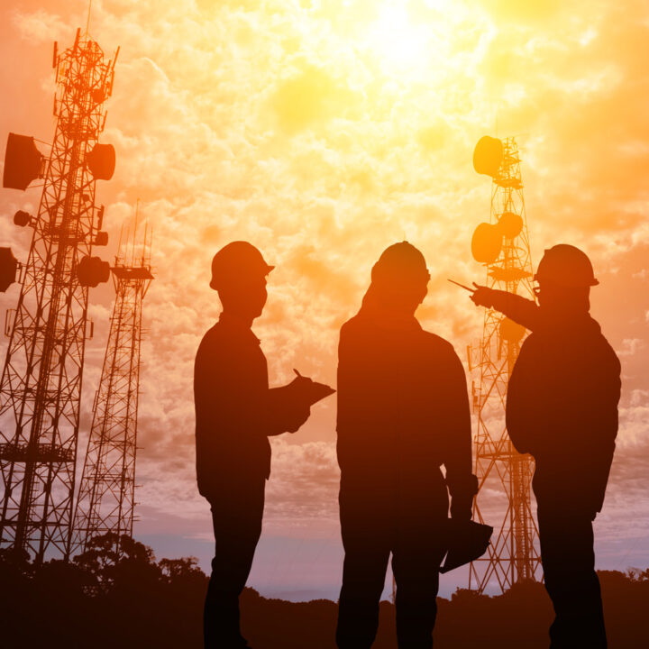 夕暮れの5Gネットワークとオペレーター